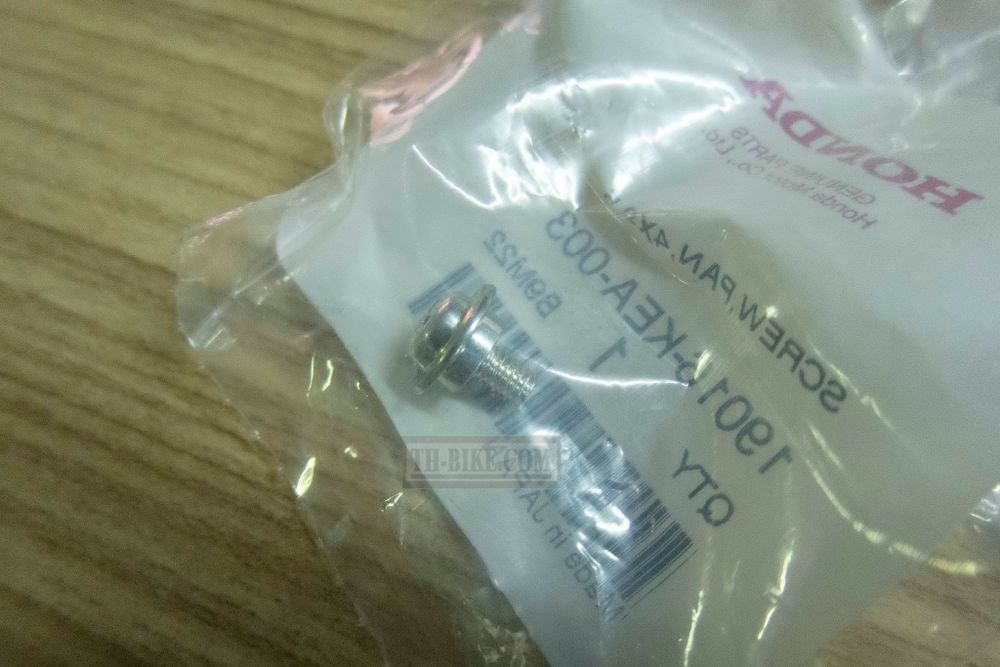 19016-KEA-003. SCREW, PAN, 4X8.5