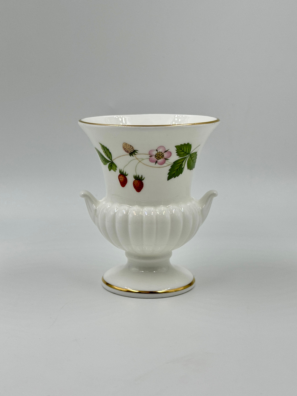 Ваза Wedgwood, Wild Strawberry