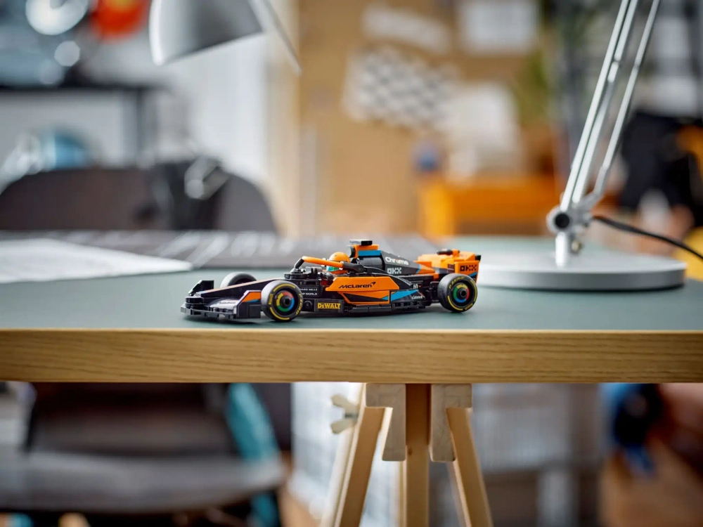 Конструктор LEGO Speed Champions 76919 Гоночный автомобиль Формулы-1 McLaren 2023 года выпуска