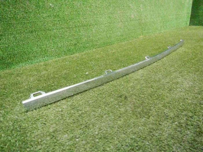 Молдинг переднего бампера Mercedes GLS x167 (2019-н.в.) AMG