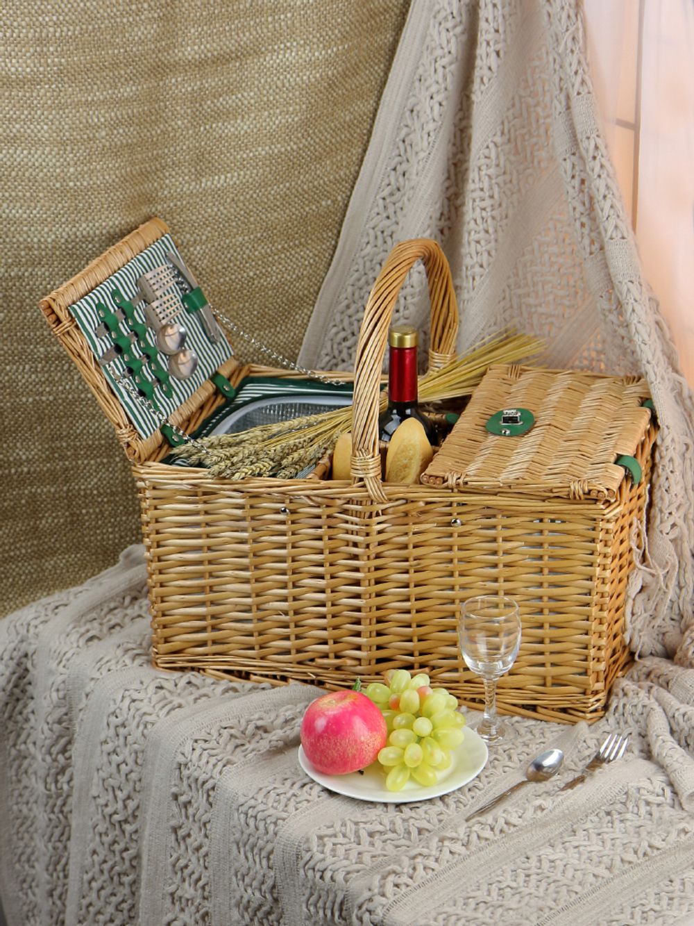 HOLYDAY BASKET Набор для пикника с термосумкой на 4 персоны