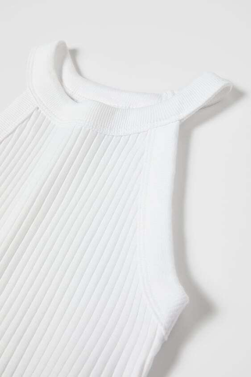 ZARA ТОП С ГОРЛОВИНОЙ ХАЛТЕР И ДЕТАЛЯМИ В РУБЧИК, БЕЛЫЙ