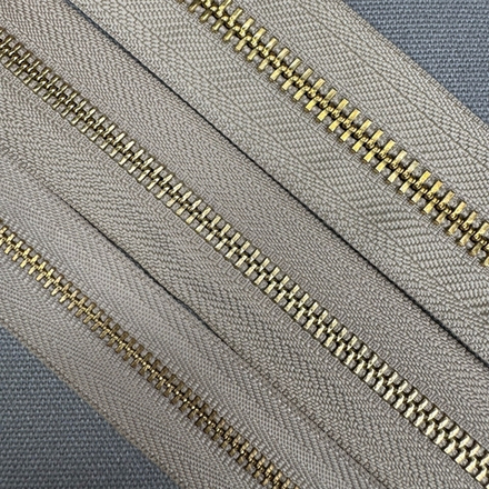 Молния YKK #3 латунь, Япония.