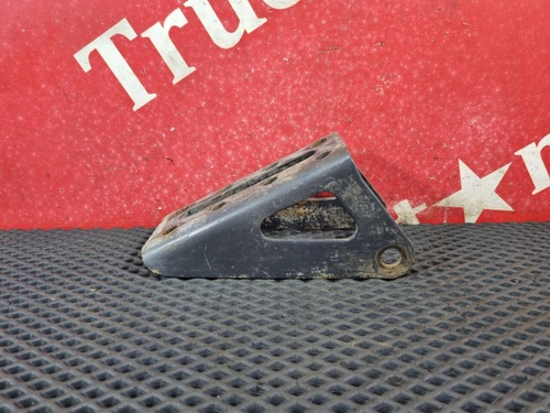 Кронштейн амортизатора заднего