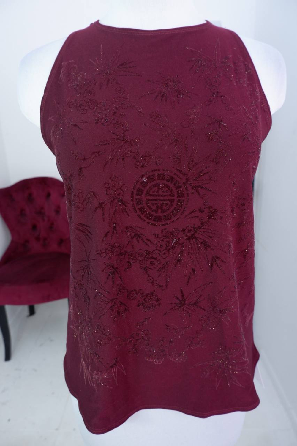 Топ Etam очень красивый, визуально на 48/50 размер