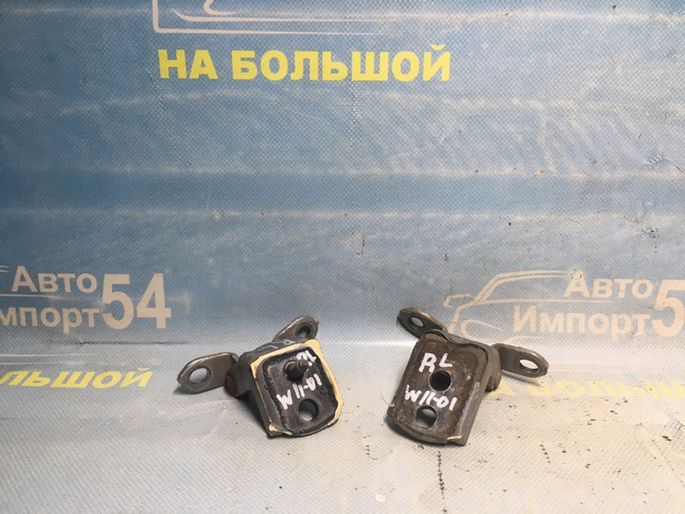 Петля двери задней левой NISSAN EXPERT 2002