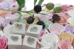 Молд силиконовый - вайнер Ежевика 2 ягоды