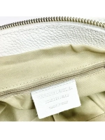 Женская сумка из натуральной кожи белого цвета