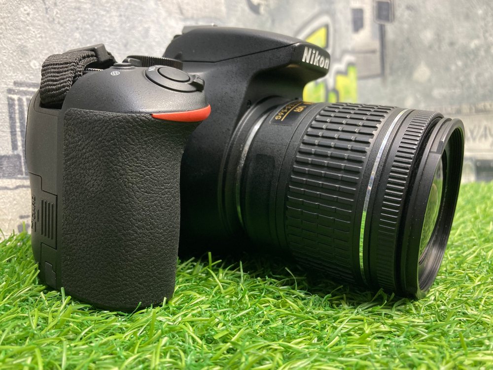 Nikon D3500 kit 18-55mm 3.5-5.6G VR 11.000 кадров