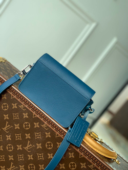 Louis Vuitton Fastline Wearable Wallet