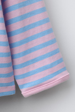 ZARA ФУТБОЛКА В ПОЛОСКУ С ВЫШИТЫМ СЕРДЦЕМ, ПАСТЕЛЬНО-СИНИЙ