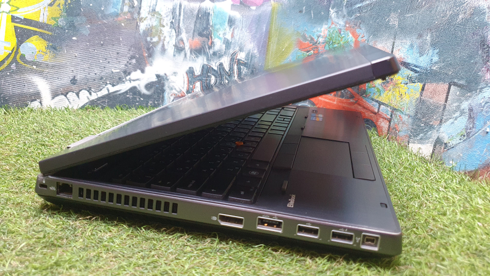 Ноутбук HP i7/4Gb/Quaro 1000M 2Gb/FHD/Elitebook 8560w LY526EA/Windows 10