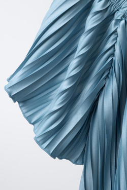 ZARA ПЛИССИРОВАННАЯ ФУТБОЛКА, СИНИЙ