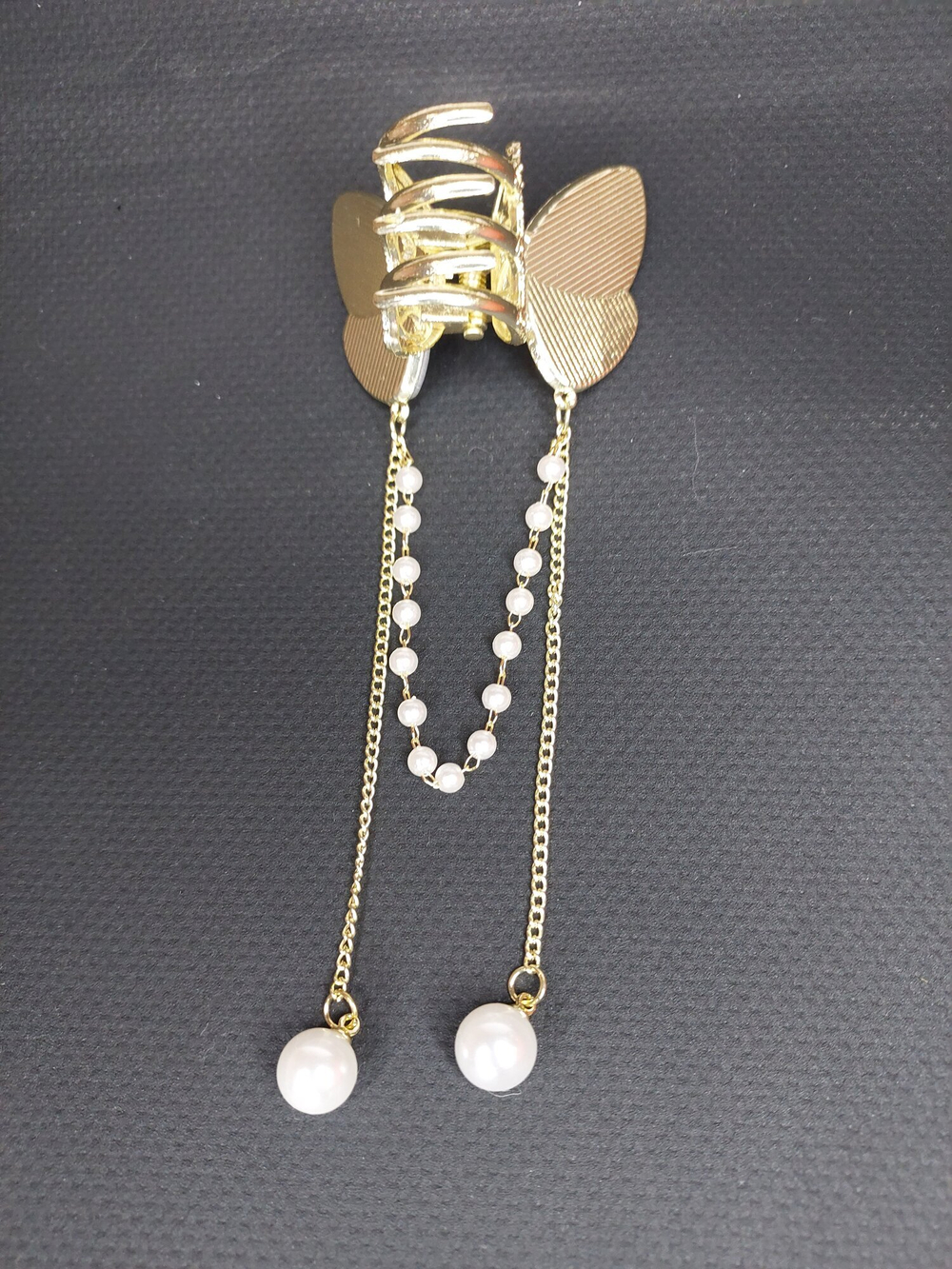 Перламутровый краб-бабочка для волос с  кисточками. Цвет белый