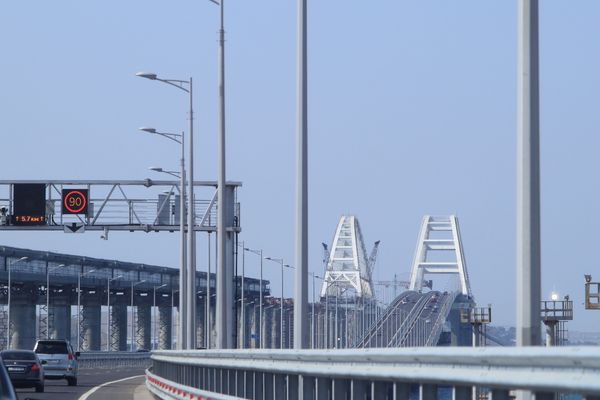 На Крымском мосту завершена надвижка третьего пролета по левой стороне автомобильной части