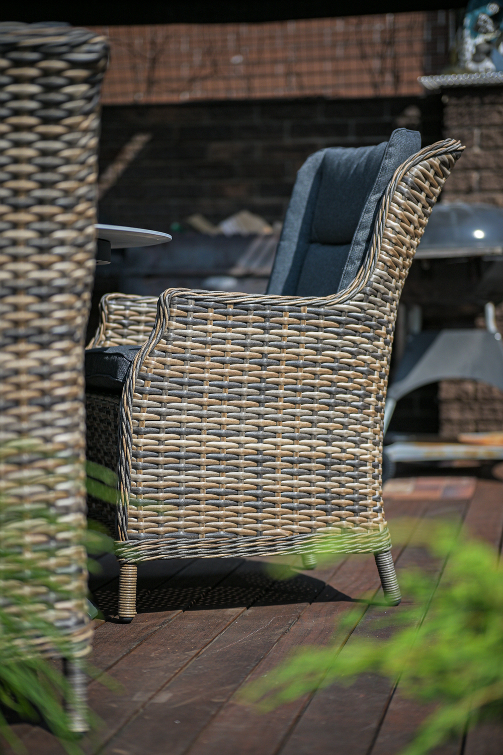 Кресло из искусственного ротанга БЕРГАМО бежево-коричневое