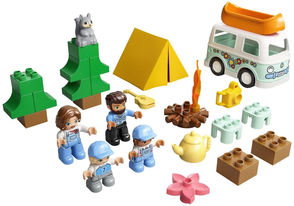 Конструктор LEGO Duplo Town 10946 Семейное приключение на микроавтобусе