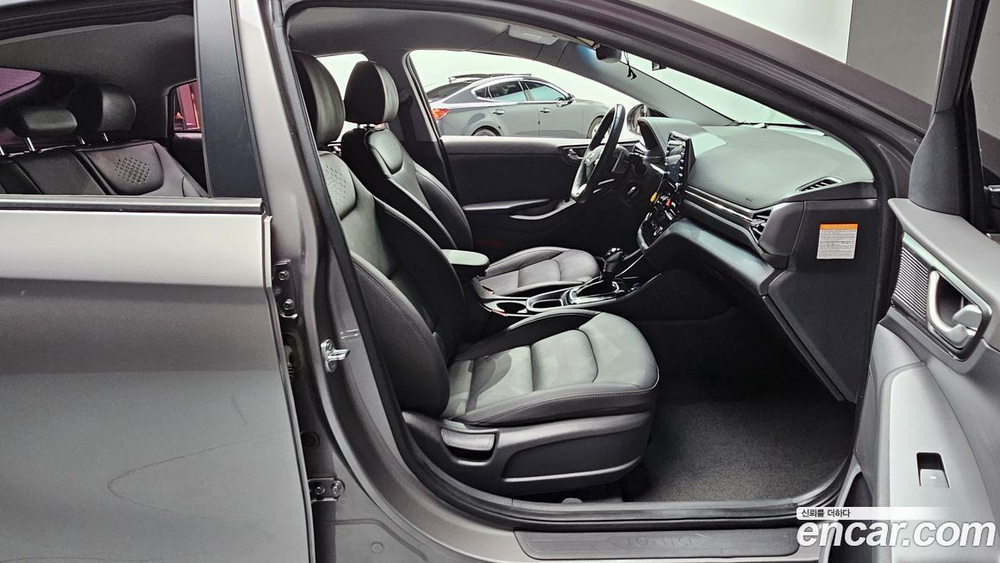 Hyundai The New Ionic Hybrid 1.6 HEV (09.2019)