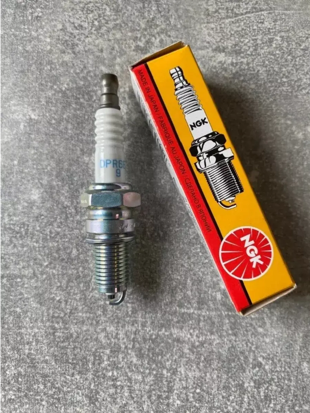 Свеча зажигания DPR6EB-9