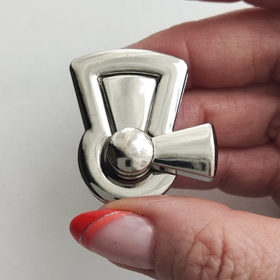 Замок вертушка на винтах Скважина Серебро