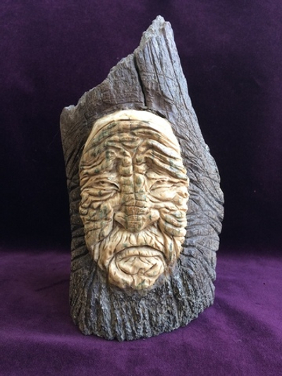 Скульптура "Урал", бивень мамонта, кость мамонта