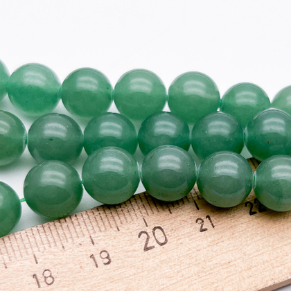 Авантюрин бусины (тонирован), диаметр около 10,2-10,4 мм, цена за 18-19 шт (1/2 нити)