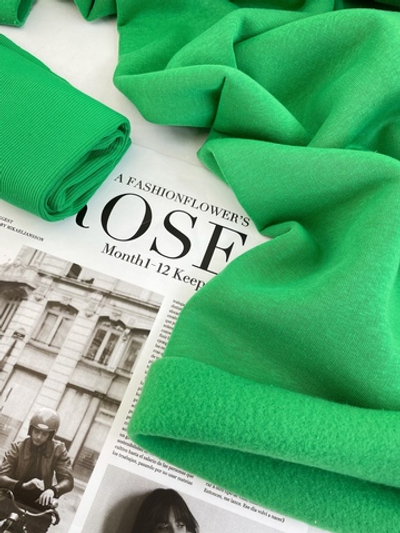 БЕНЕТТОН - Кашкорсе с лайкрой, компакт пенье