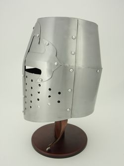 Nautical Шлем крестоносца ''Ведро''