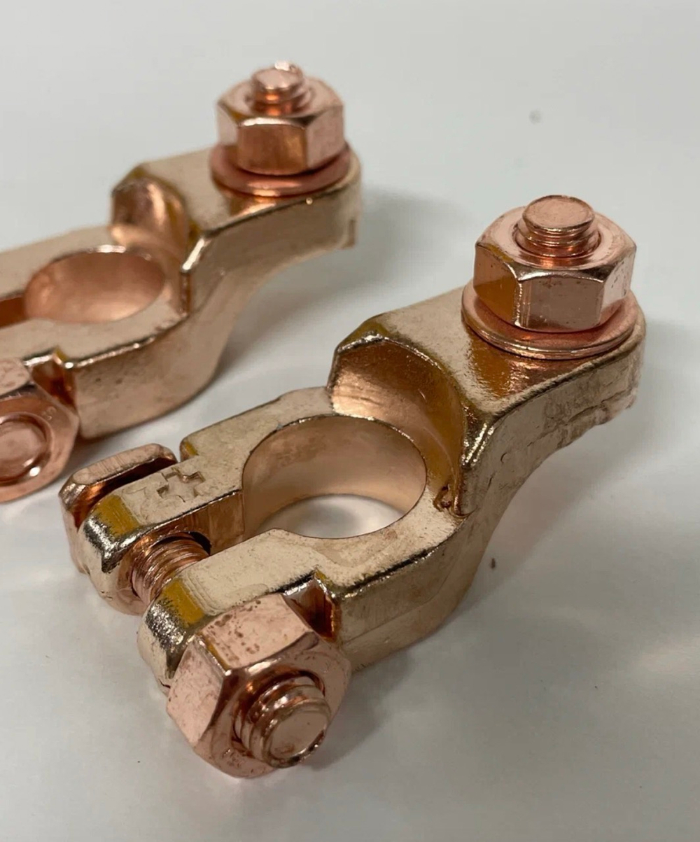 Клеммы АКБ с медным напылением и болтовым соединением провода, усиленные, Медник (2 шт. / в комплекте)