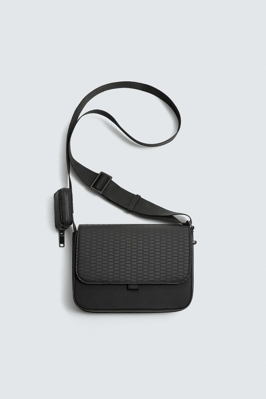 ZARA ПРОРЕЗИНЕННАЯ СУМКА С РЕЛЬЕФНОЙ ТЕКСТУРОЙ, ЧЕРНЫЙ