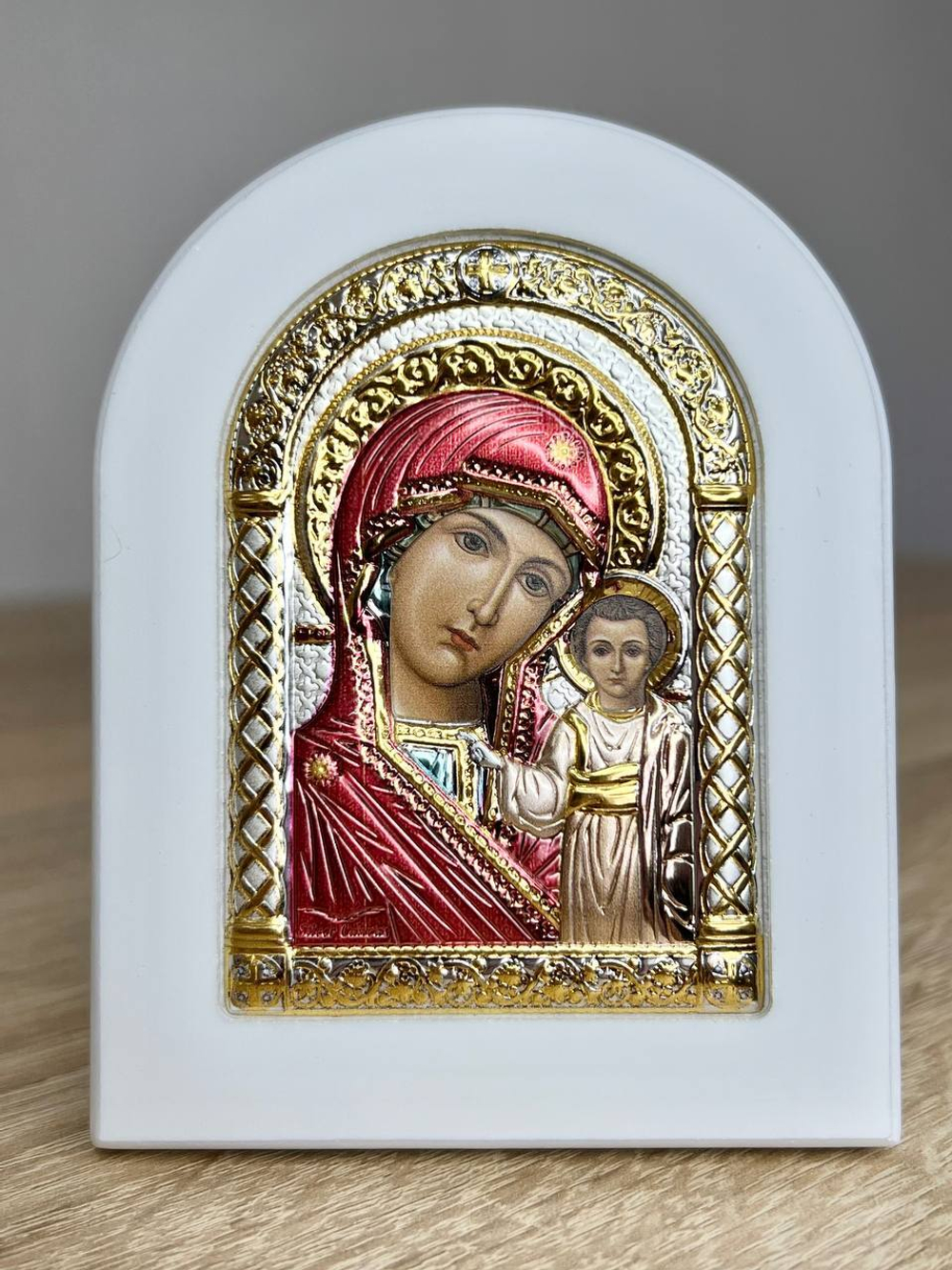 Казанская БМ, икона арочная, белое дерево, эмаль 86х112