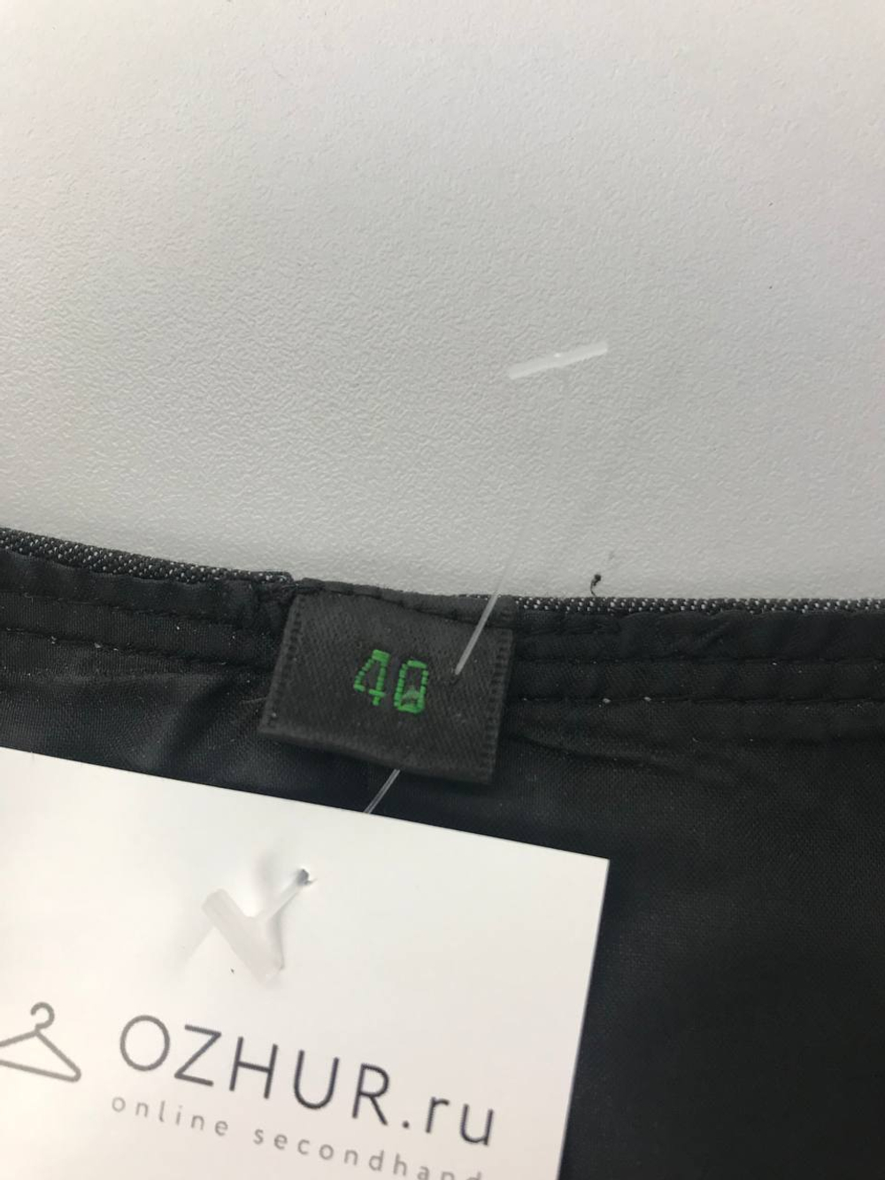 Жилетка черная 40 размер