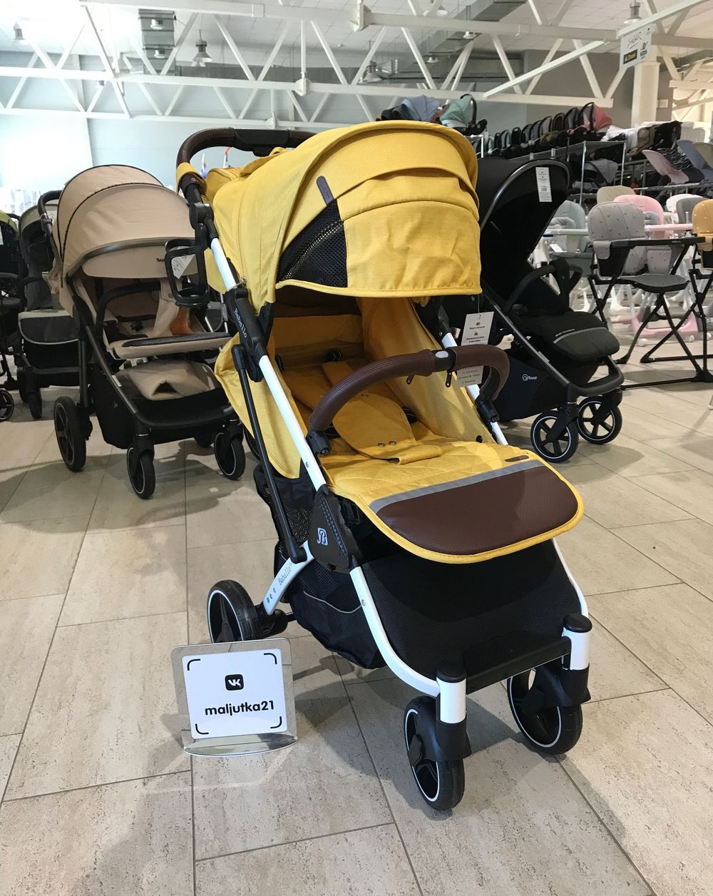 Коляска прогулочная Babalo 2023 жёлтый белая рама