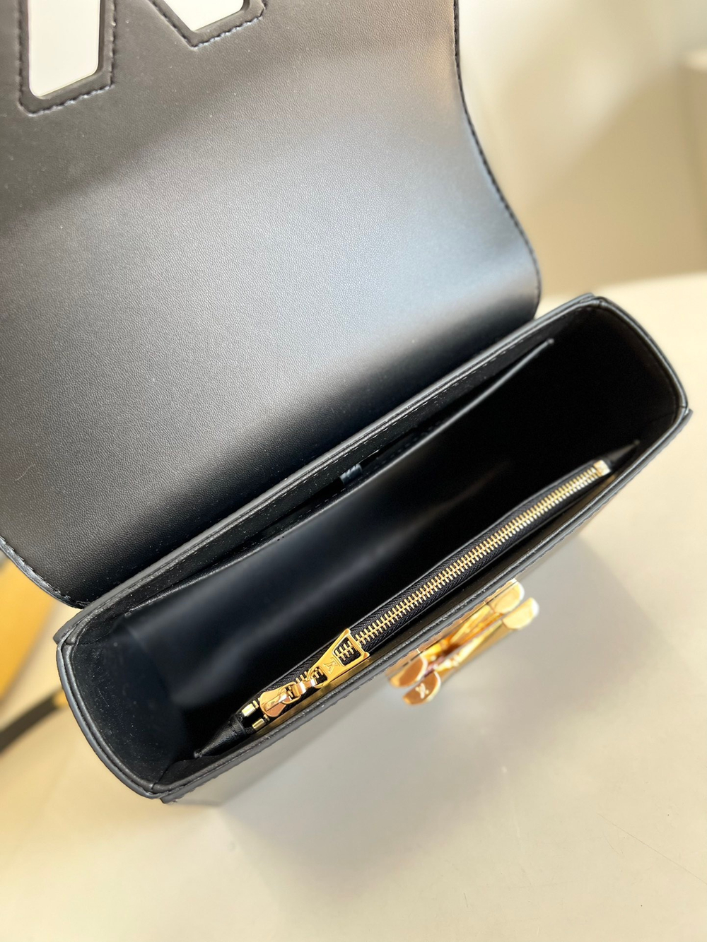 Louis Vuitton Twist MM