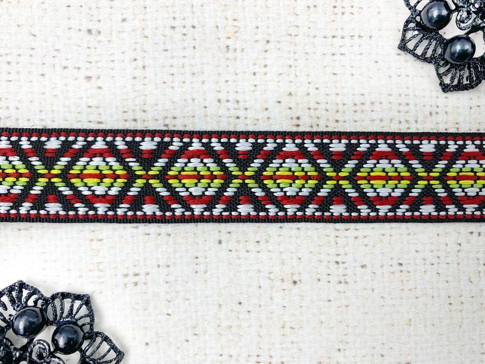 Тесьма жаккард, ш. 2,5 см (НАРЕЗКА)