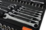 Набор инструментов, 1/2" , 1/4" , CrV, пластиковый кейс 82 предмета Вихрь