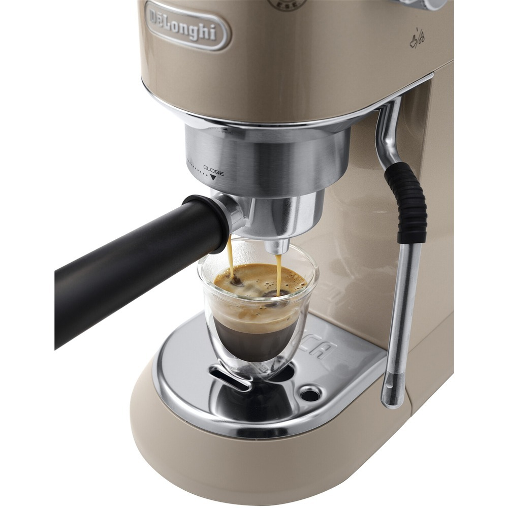 Кофеварка Delonghi EC885.BG