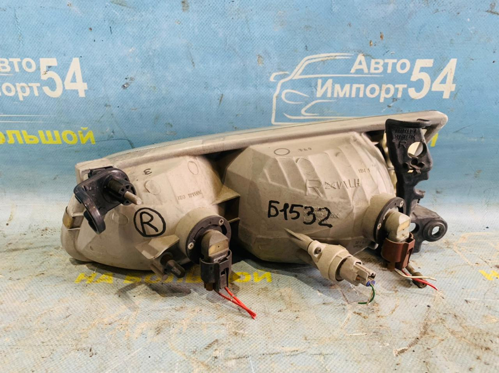 Фара передняя правая TOYOTA CAMRY GRACIA 1999-2001