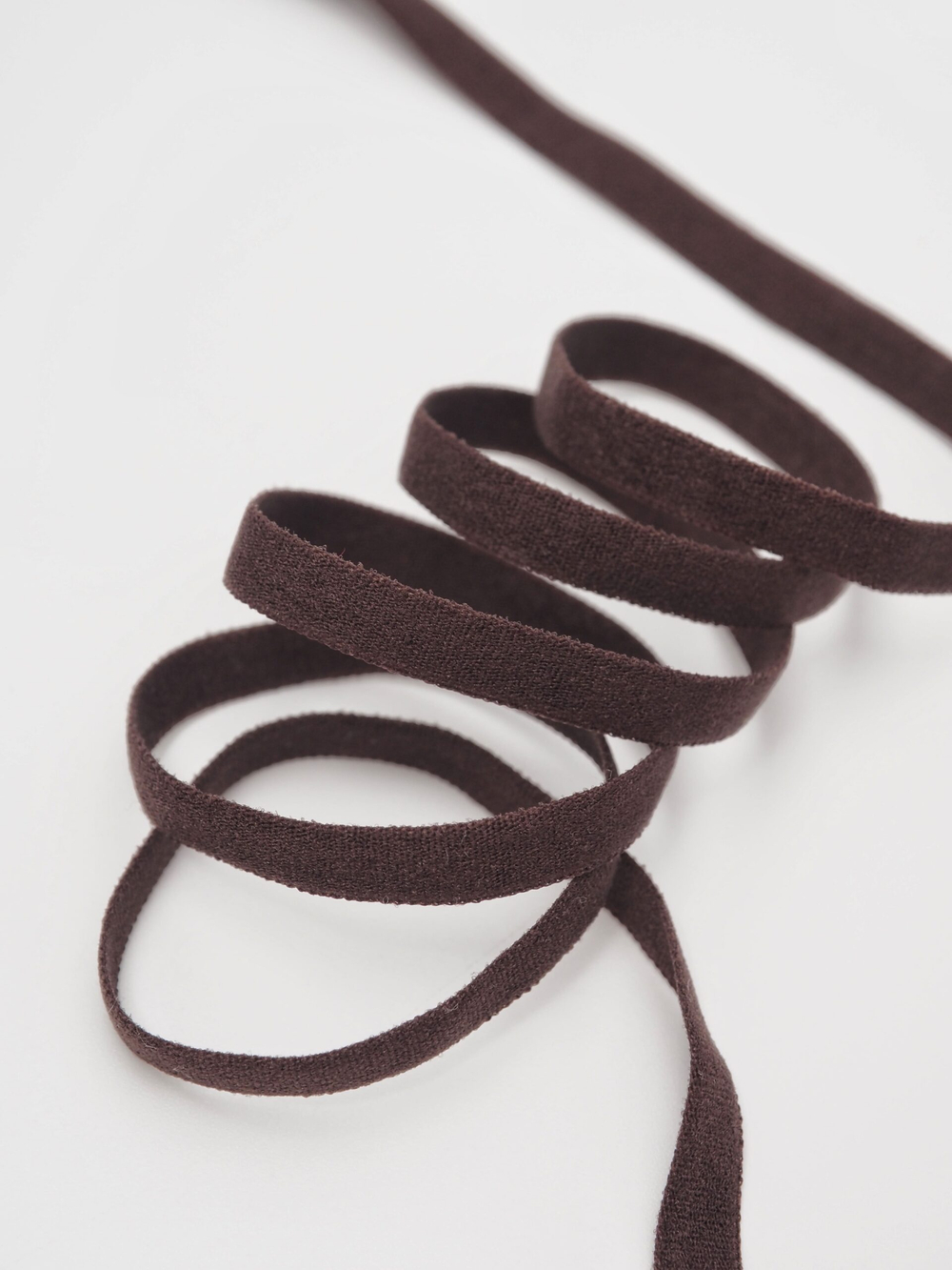 Резинка узкая бельевая горький шоколад ширина 6 мм