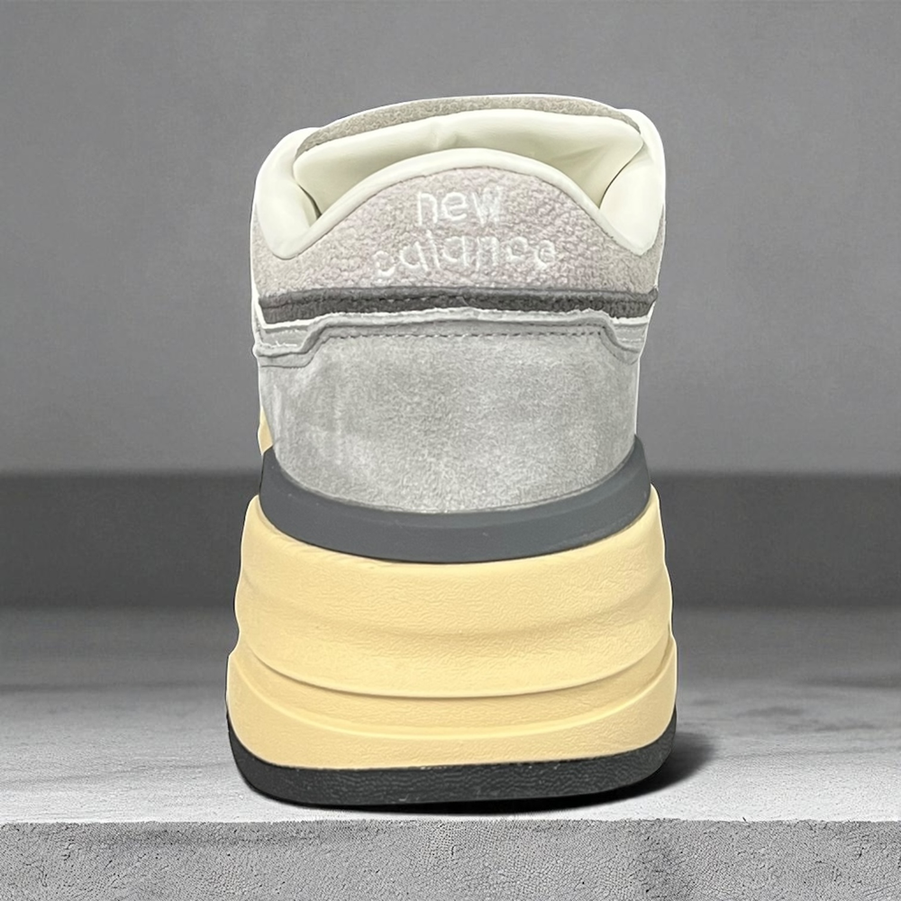 New Balance 997R • Gray