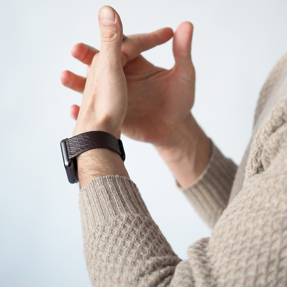 Ремешок для Apple Watch 44/45/46 mm из кожи аллигатора, темно-коричневого цвета