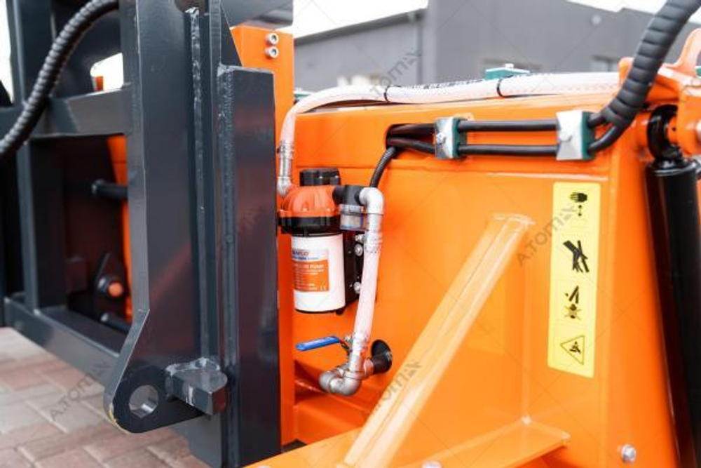 Щетка дорожная на погрузчик, с прибордюрной щеткой - EXPERT 2500