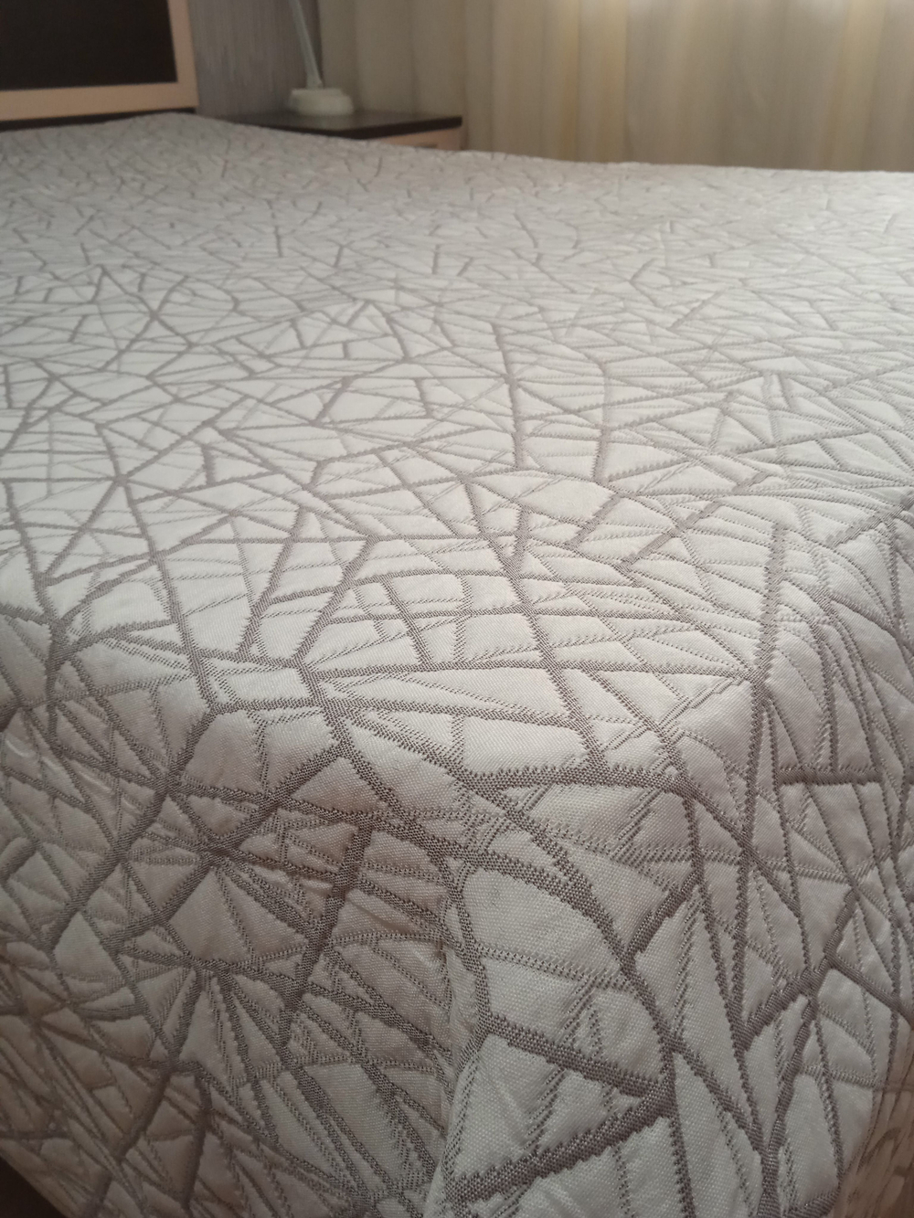 Покрывало жаккардовое двухстороннее Нежность 300-17 серый 2.0 (180х200)