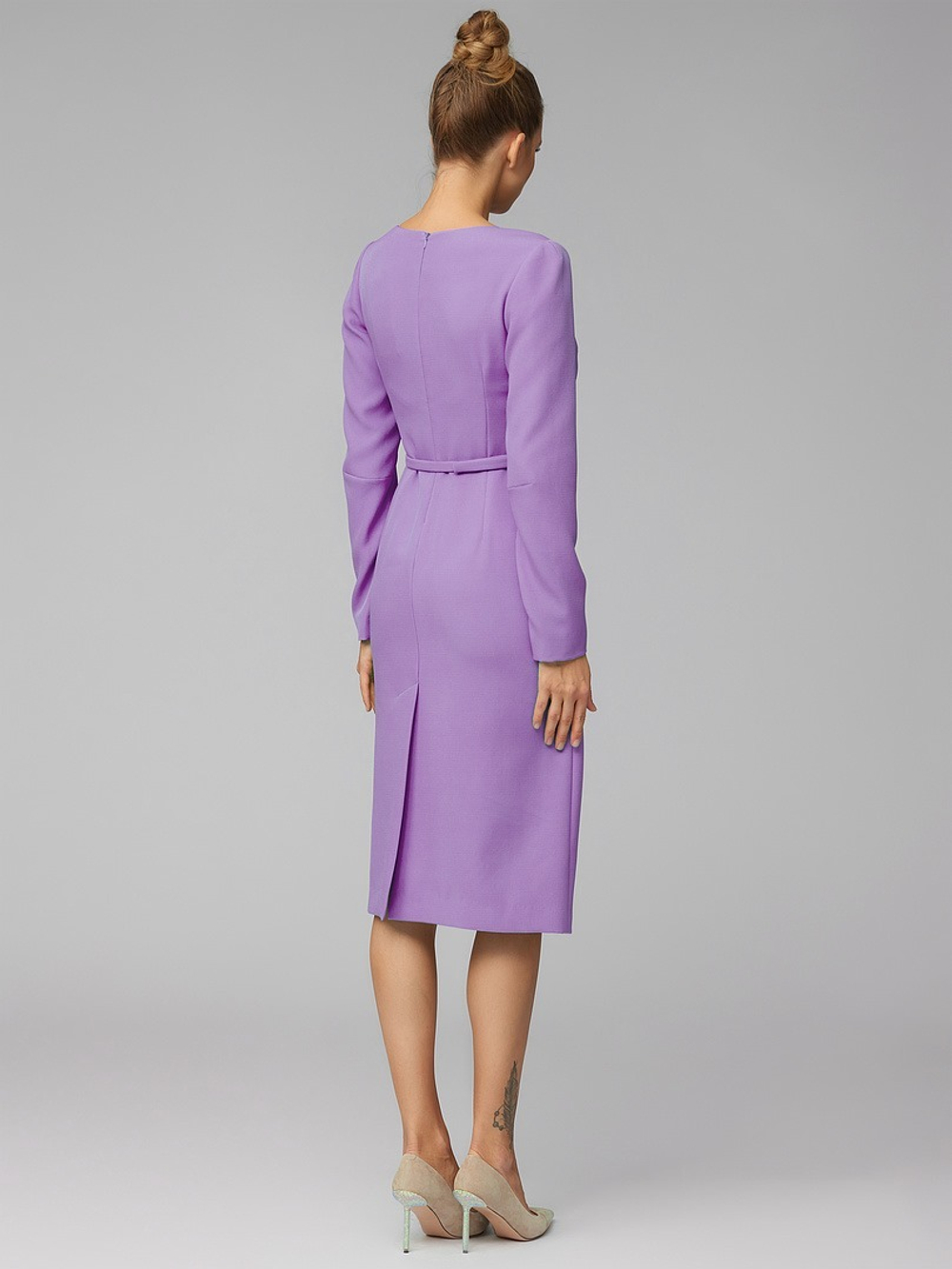 Платье футляр сиреневое
