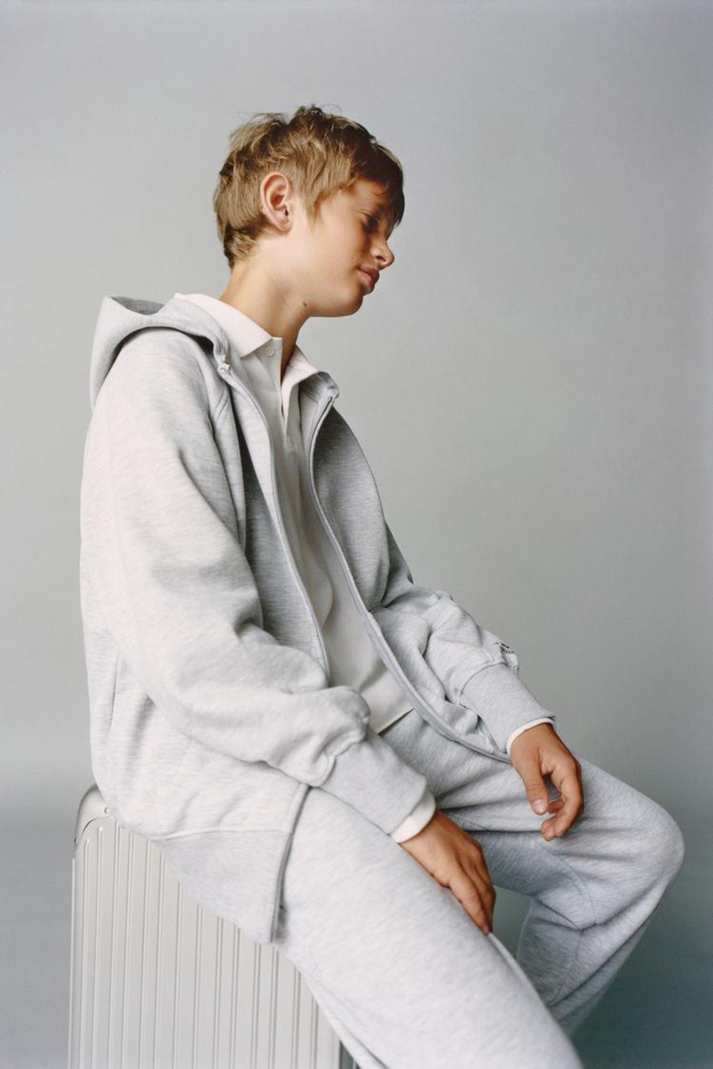 ZARA БАЗОВАЯ ТОЛСТОВКА НА МОЛНИИ, СЕРЫЙ МЕЛАНЖ