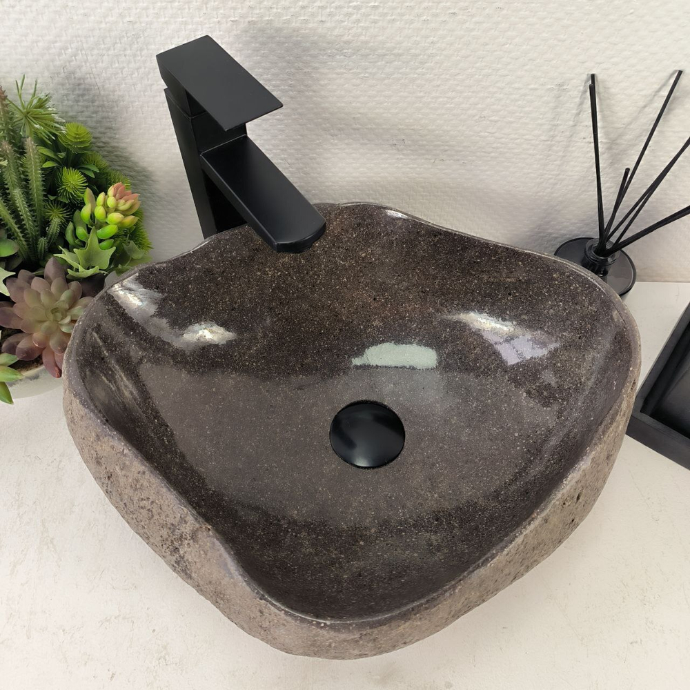 Раковина из речного камня RS-65069 44*36*16 0861