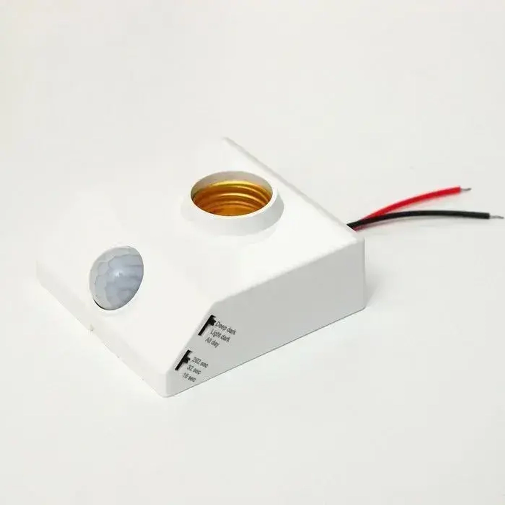 Патрон с датчиком движения и освещенности 220В цоколь Е27