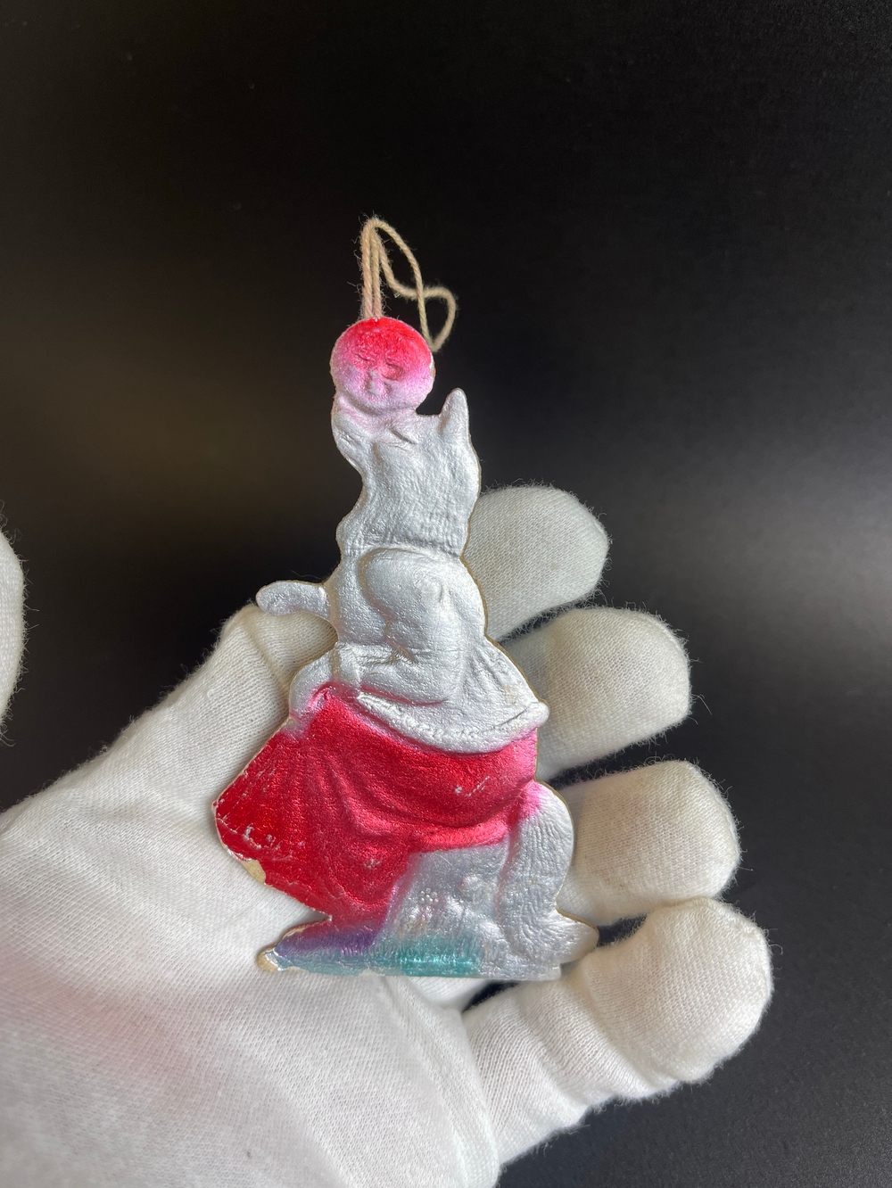 Ёлочная игрушка картонаж лиса с колобком из сказки "Колобок", винтажная старинная картонная игрушка СССР 1940-1960 гг