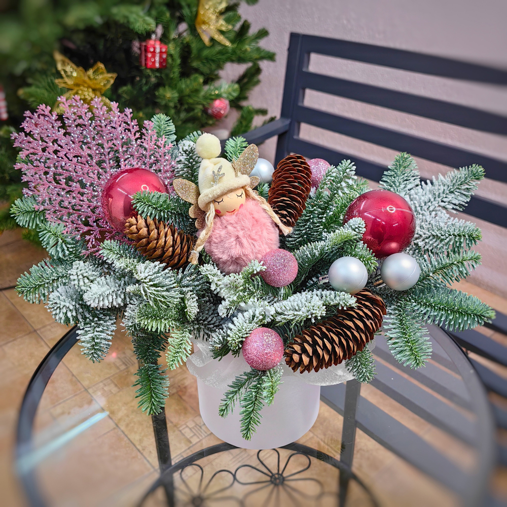 Новогодняя композиция в шляпной коробке