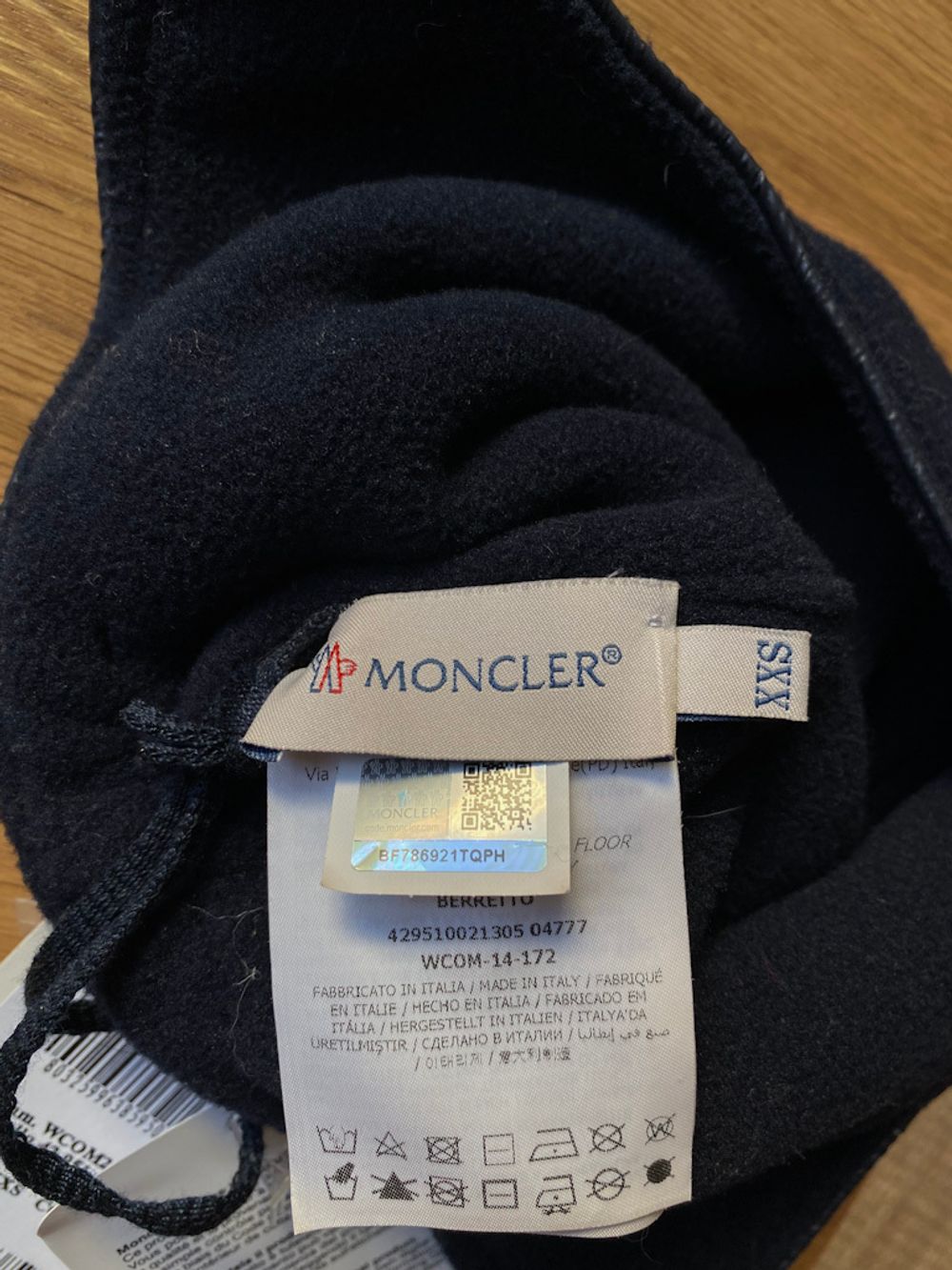 Новая шапка Moncler, 80